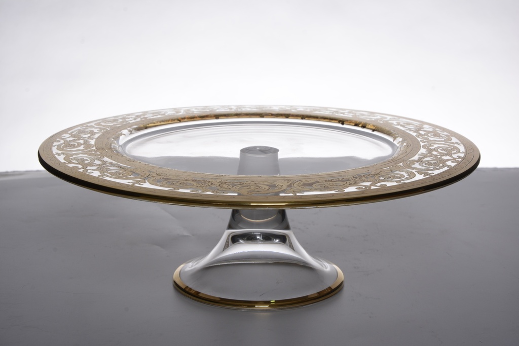 Cake stand with a base