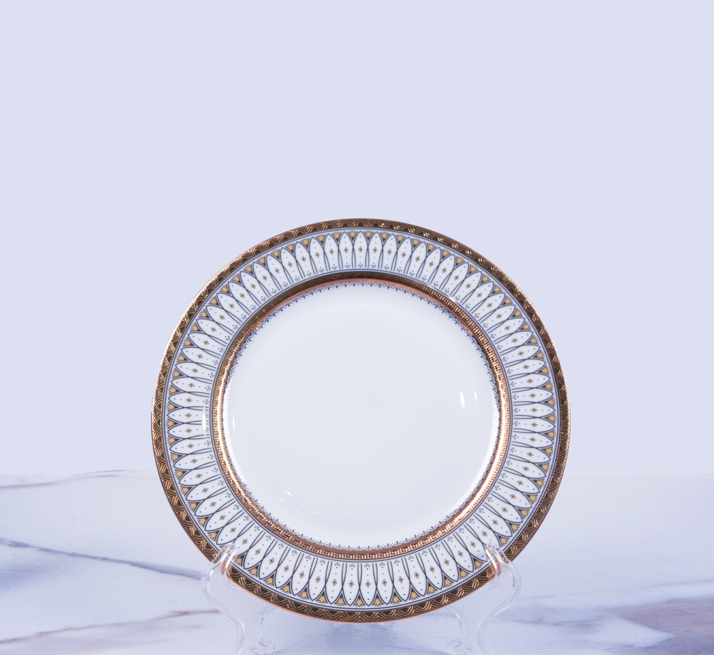 A 71-piece porcelain dinner set