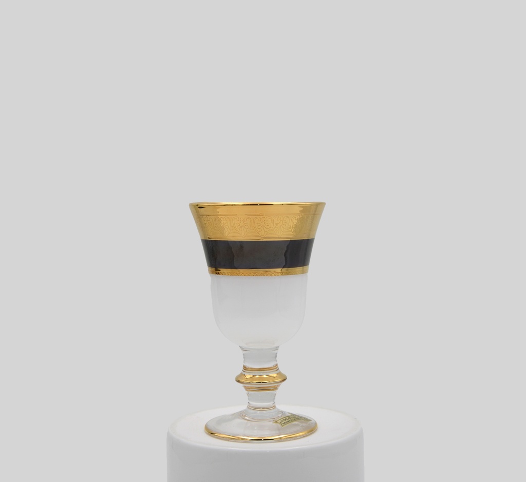 Crystal juice tumblers with a base
