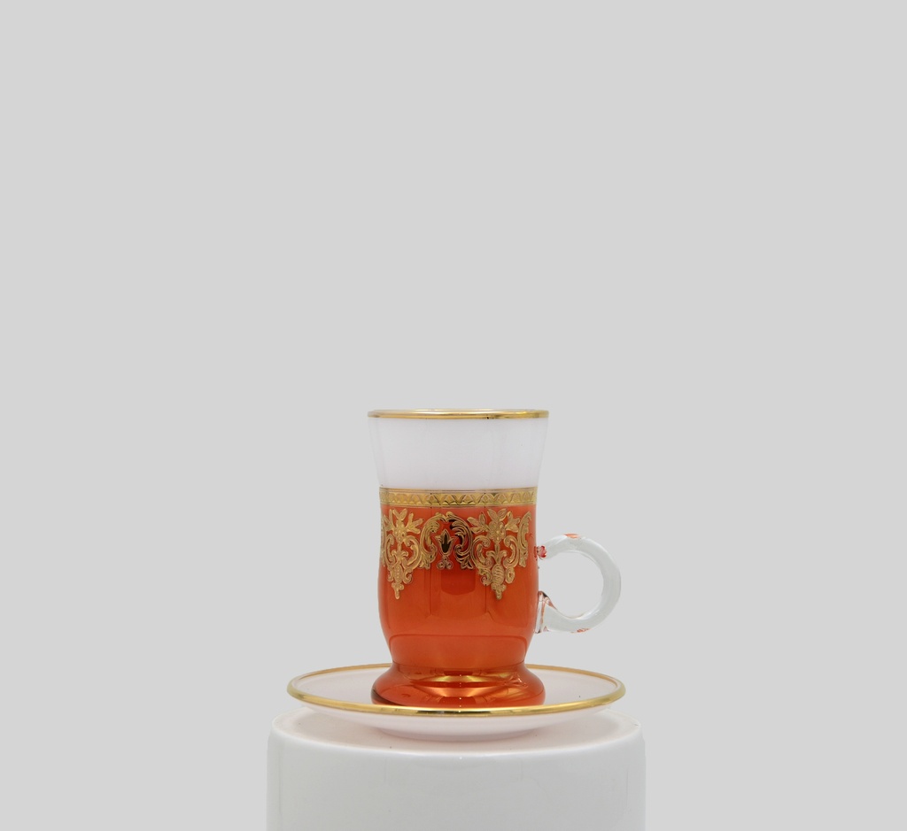 tea cups with saucers
