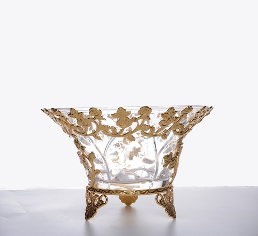 [NO. 106 J 24914] A candy dish with a gold base